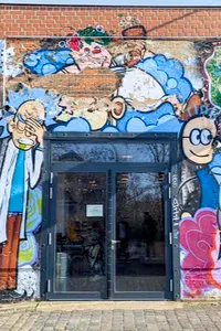 Kiezflohmarkt Leipzig-Plagwitz – bunter Straßenflohmarkt mit Ständen, Trödel und regionalen Angeboten