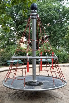 Spielplatz Gießerplatz – moderner Kinderspielplatz mit Kletter- und Spielgeräten im Stadtteil Leipzig-Plagwitz