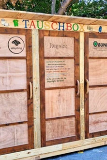 Tauschschränke in Leipzig-Plagwitz – öffentlicher Ort zum kostenlosen Geben und Nehmen von Büchern, Kleidung und Alltagsgegenständen