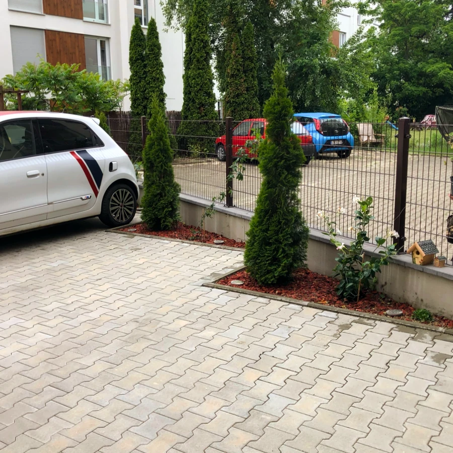 Parkmöglichkeiten im Innenhof – Gießerstraße 50, Leipzig-Plagwitz | Kulagin Vermietung