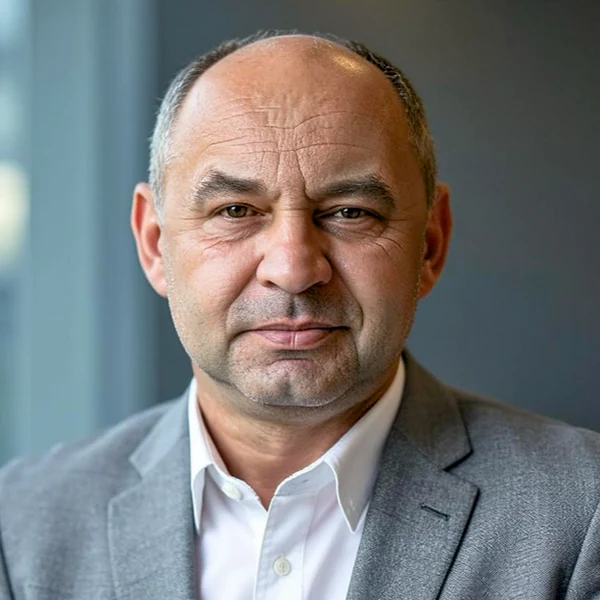 Porträt von Sergej Kulagin, Dipl. Ing. Elektrotechnik – verantwortlich für Handwerk, Sanierung und Instandhaltung bei Kulagin Vermietung in Leipzig-Plagwitz